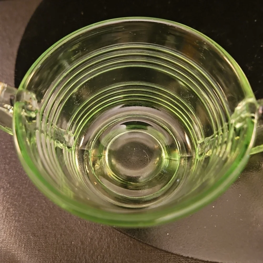 Vintage Uranium Green Glass Creamer‎ and Sugar Set